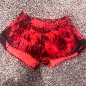 Lululemon Hotty Hot Low-Rise Lined Short 2.5”